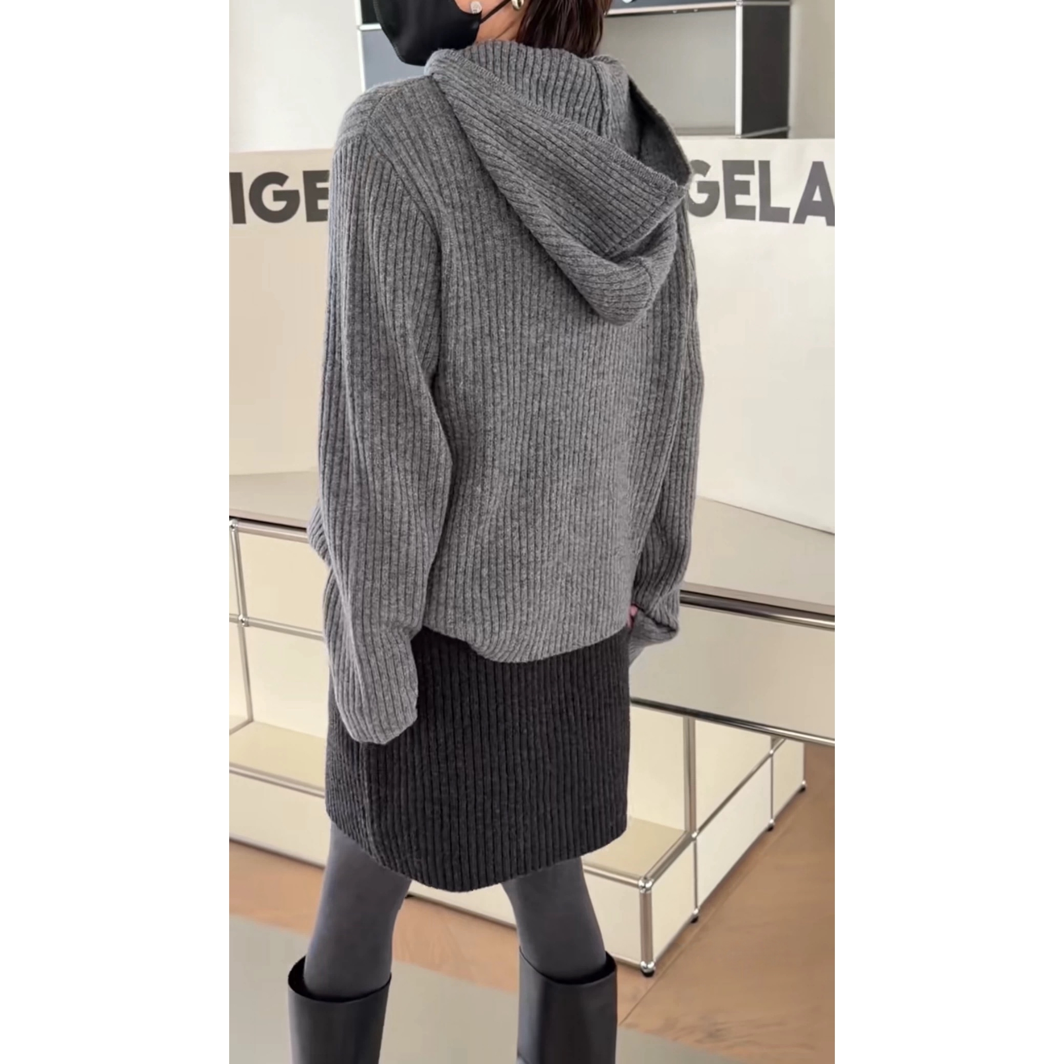 现发诗歌兰8178慵懒舒适优雅显瘦坑条纹连帽针织衫女25秋冬新款