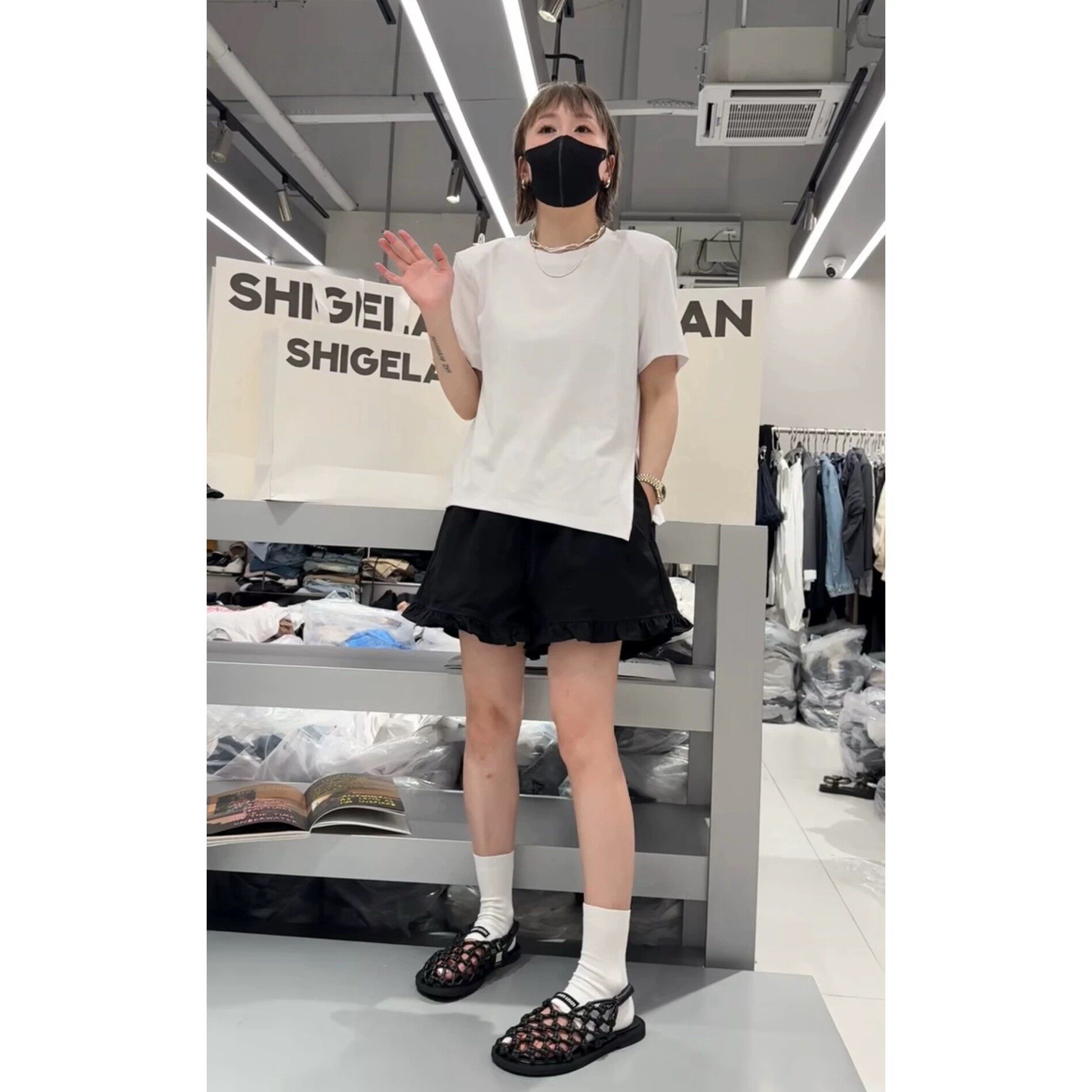 秒发诗歌兰58218极简休闲时领短袖显瘦垫肩短袖T恤25秋季新款女装