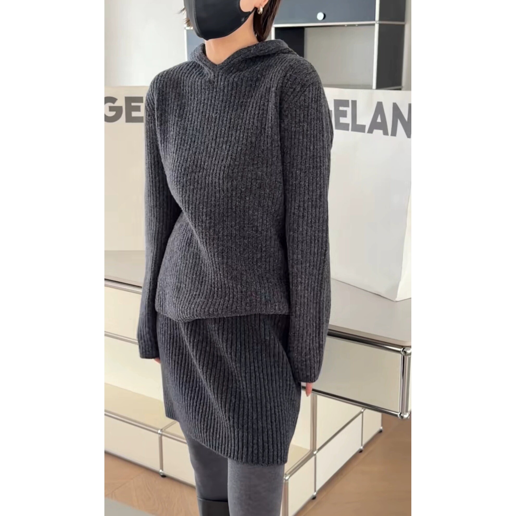 现发诗歌兰8178简约慵懒温柔坑条显瘦连帽羊毛针织衫女25年冬