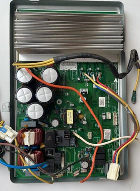 格力3匹变频空调 KFR-72W/FNI01-4外主板 30138773变频板 W8333R