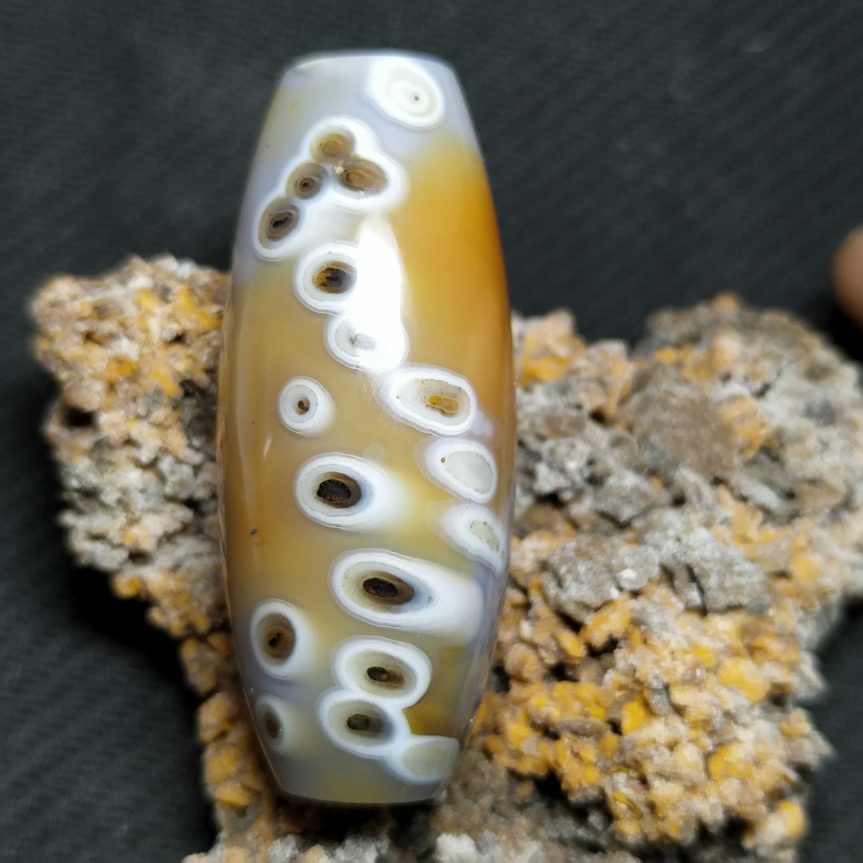 挂坠旺财天然俏色玛瑙勒子