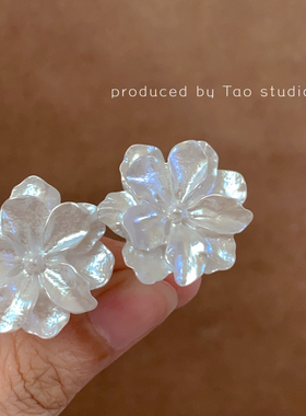 曼妙纯洁~白色花朵耳环女秋冬2024年新款潮小众耳钉复古法式耳饰
