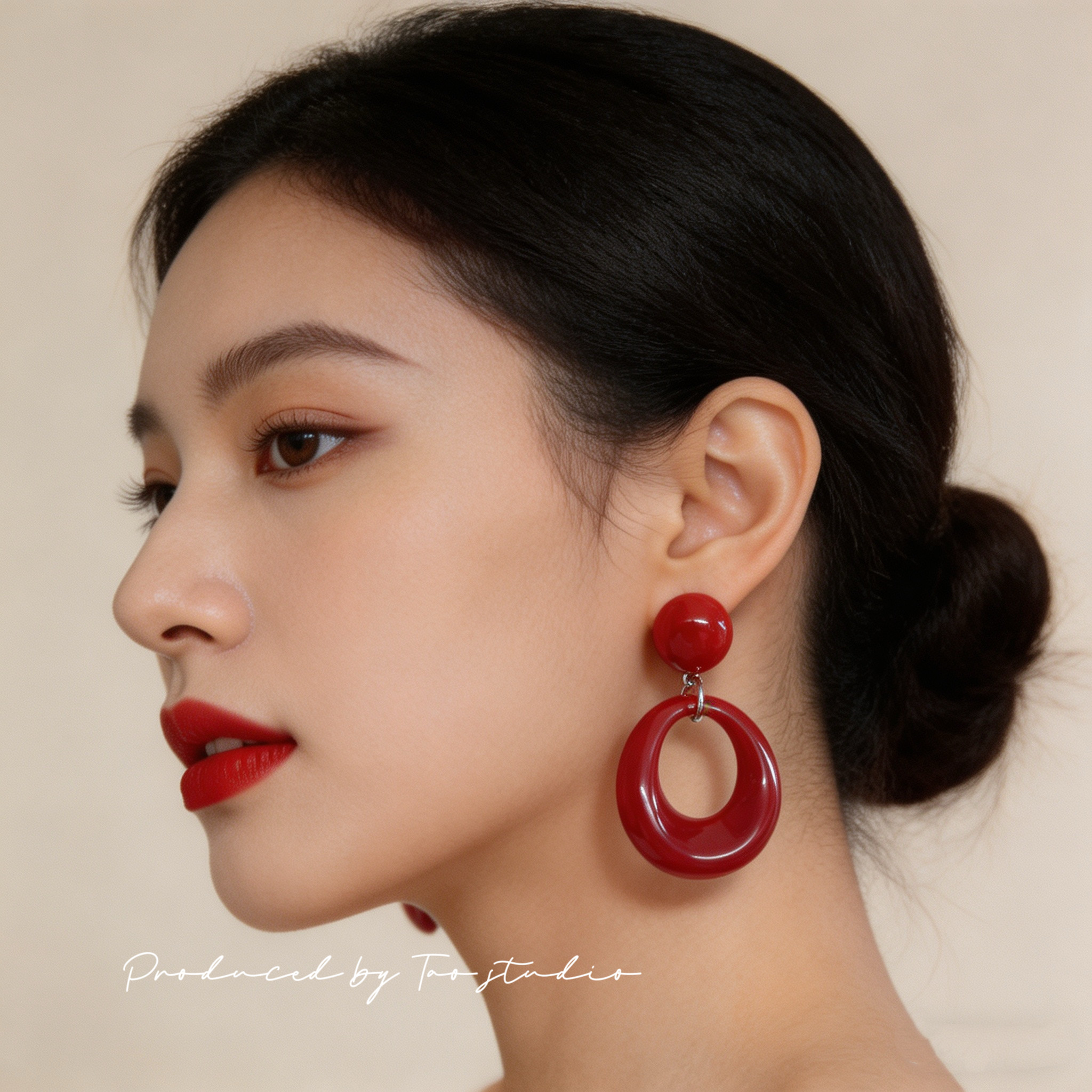 复古港风几何耳环女2026新款轻奢高级感红色耳钉独特夸张新娘耳饰