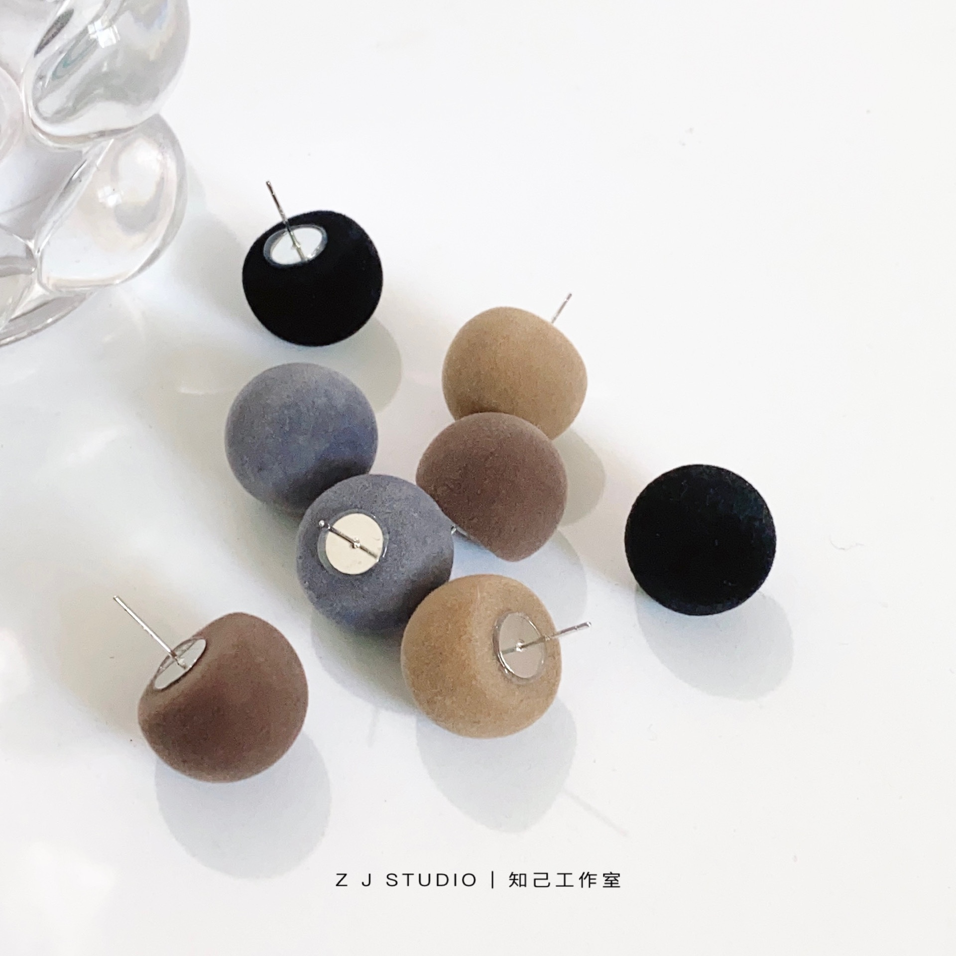 秋冬季植绒球球耳环女ins风轻奢小众设计感高级气质百搭耳钉耳饰