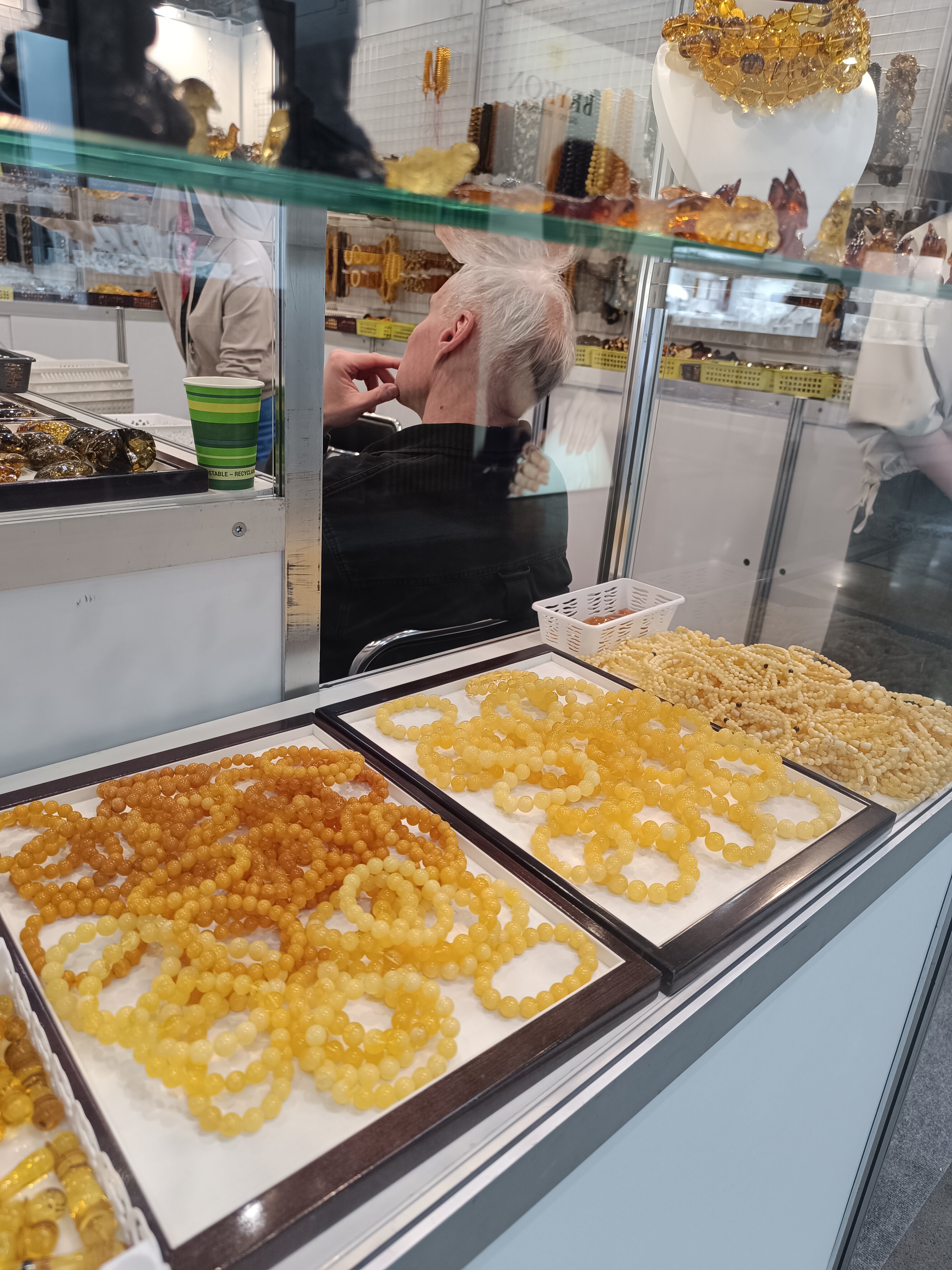 波兰琥珀蜜蜡天然蜜蜡戒指耳钉项链吊坠女款满蜜鸡油黄手串手镯