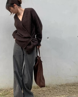 制PREON工厂自制秋冬新款高级感时髦简约不规则扣纽针织开衫moia