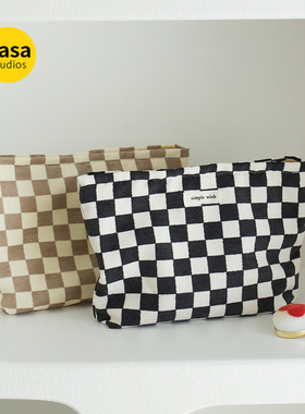 高级质感ins化妆包棋盘格子收纳包便携大容量洗漱包水乳化妆刷包