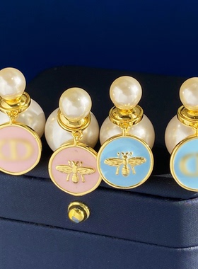 光面CD字母耳钉女珍珠耳环前后挂件小蜜蜂AB面粉蓝色滴釉圆牌耳饰