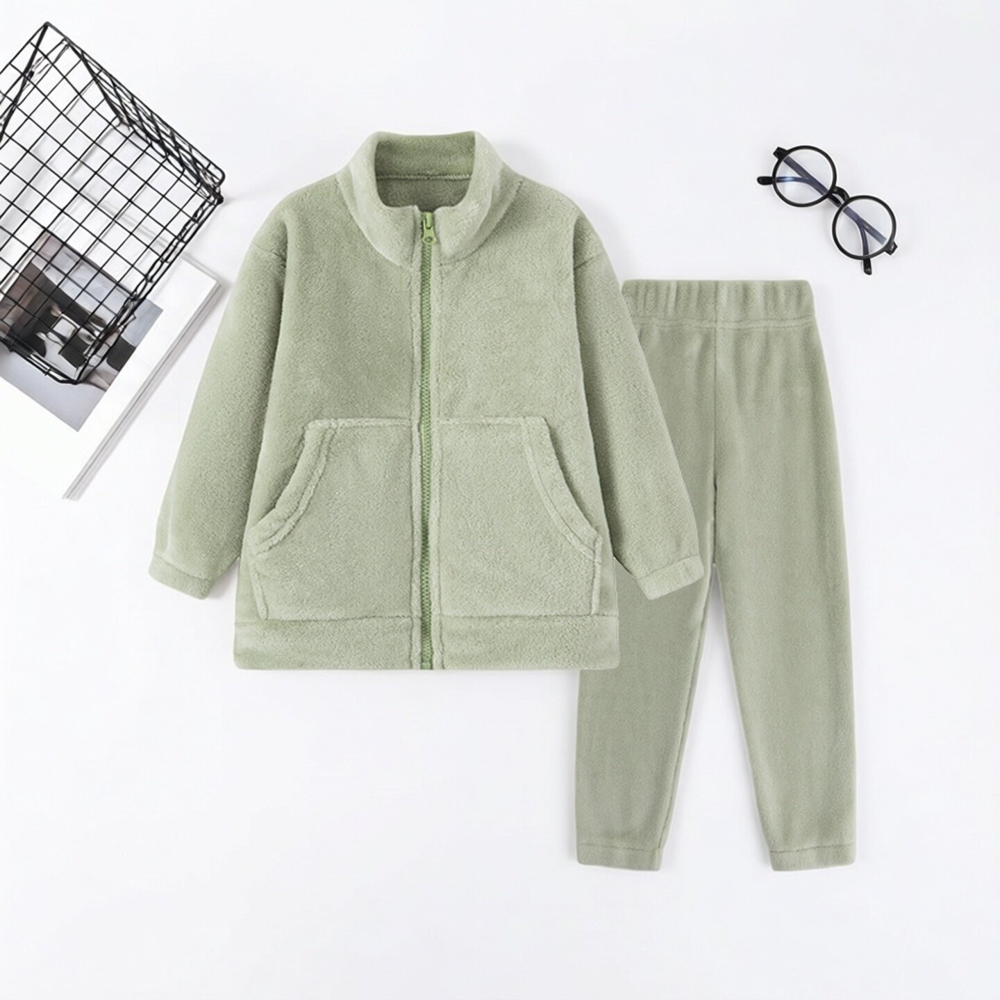 春秋A类儿童珊瑚绒睡衣男女中大小童加绒加厚秋冬家居服亲子睡衣