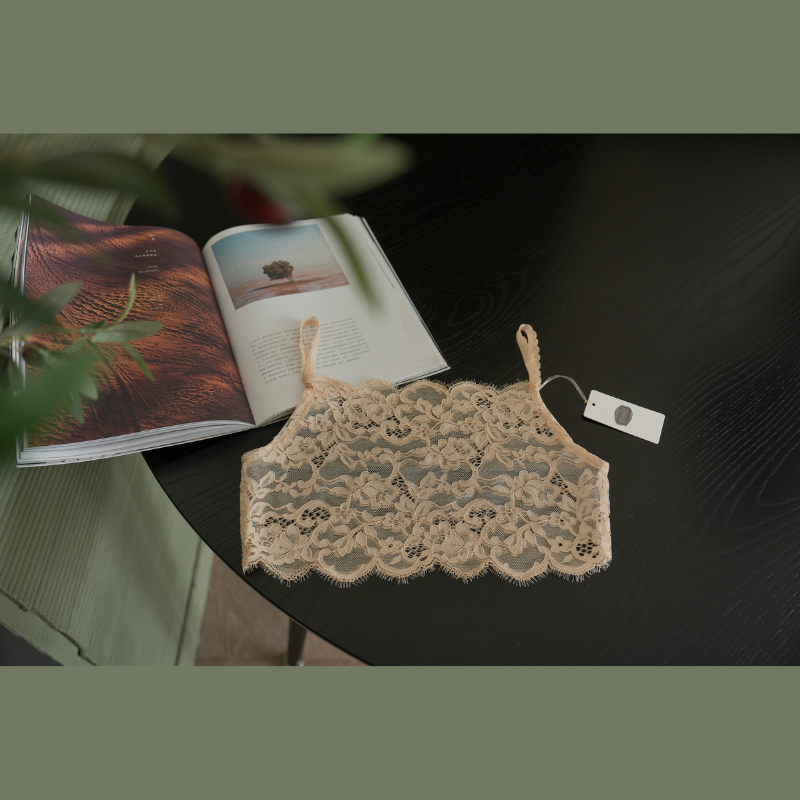 耐看的温柔~米色防走光蕾丝抹胸