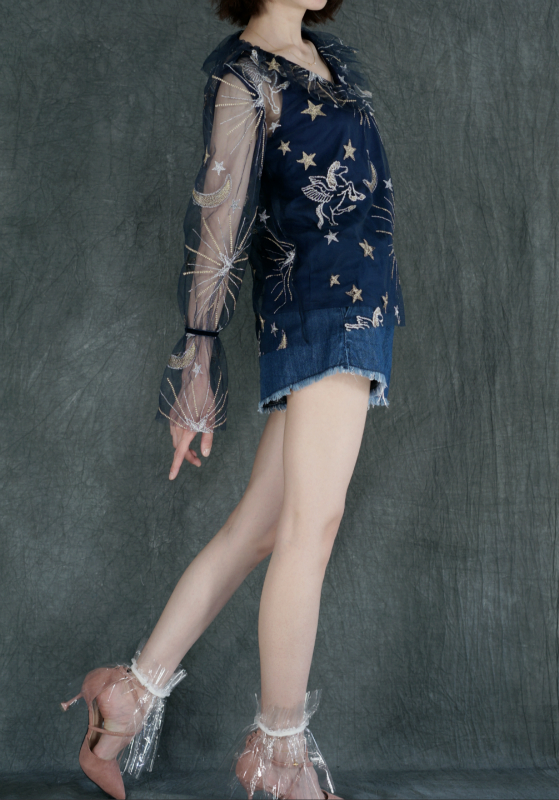 TT Unique 藏藍刺繡金色星星紗織 女上衣 V領 小妖嬈性感透視罩衣