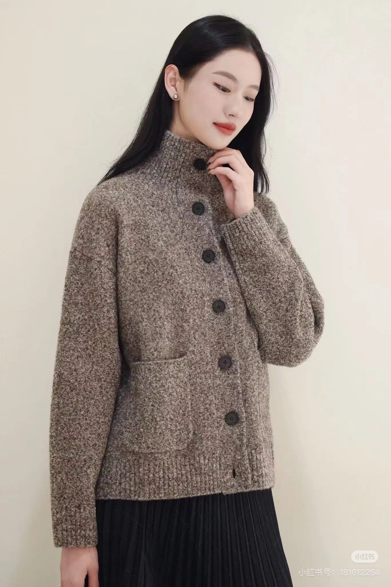 禾原纱康宝莱牦牛绒羊毛圈圈弹力针织牛角扣原色纽扣针织开衫