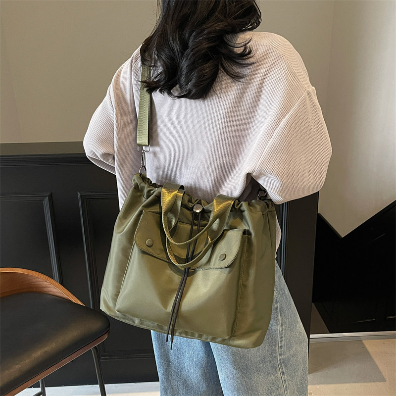 休闲牛津布托特包女2026新款大容量通勤斜挎包运动旅行手提单肩包