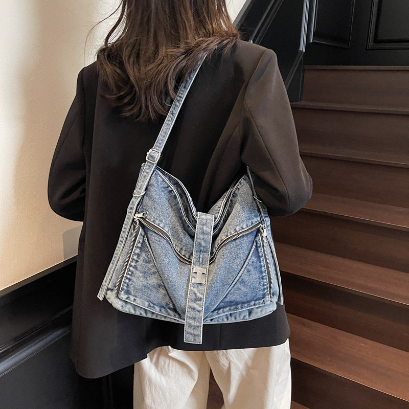 大容量牛仔布托特包女2025新款百搭单肩背包大学生上课通勤斜挎包