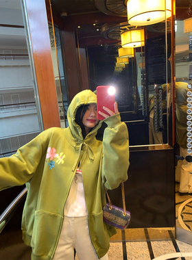 落落狷介卫衣女2025新款加厚小个子连帽刺绣外套开衫绿色加绒冬季