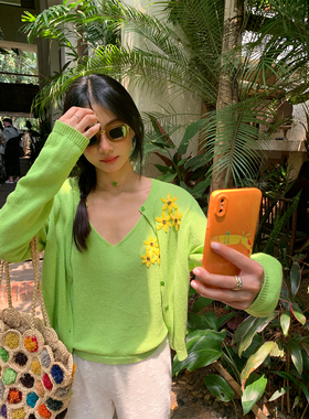 落落狷介针织开衫2026早春新款女装韩系穿搭绿色两件套针织衫吊带