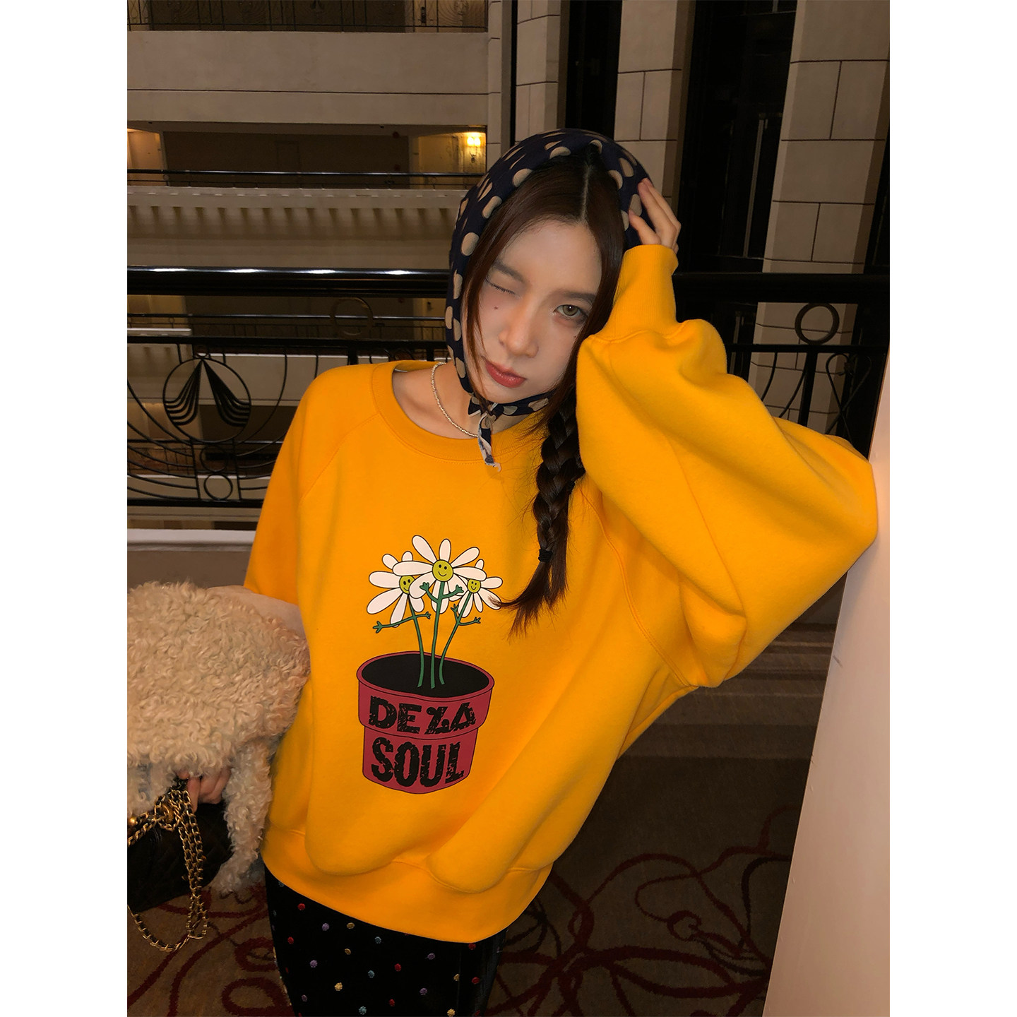 落落狷介女士今年流行的卫衣无帽黄色套头外套2026新款宽松小个子