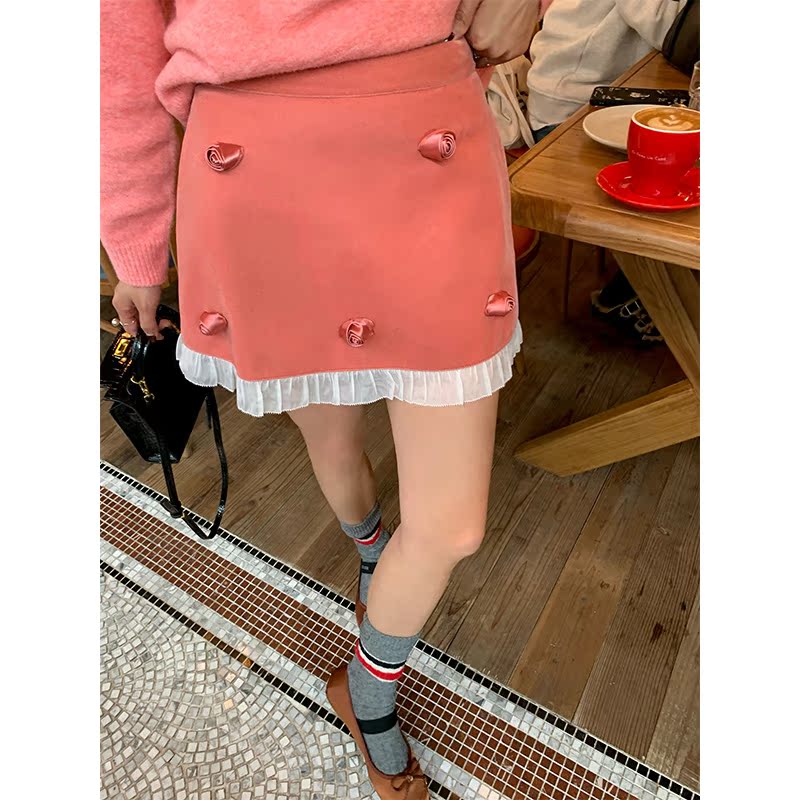 落落狷介粉色丝绒半身裙女