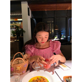 春夏设计感小个子上衣一字肩 女2026年新款 落落狷介 粉色碎花衬衫