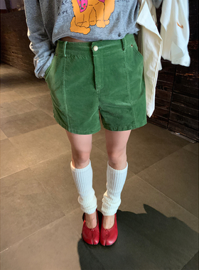 落落狷介 阔腿裤女2025新款绿色灯芯绒短裤小个子宽松裤子休闲裤