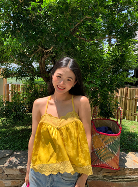 落落狷介 吊带上衣女黄色2026新款夏季蕾丝拼接背心吊带外穿宽松