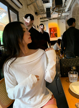 落落狷介 绝美巨好看的小上衣2025新款设计感一字肩白色T恤小个子