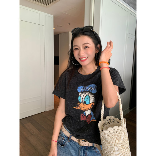 落落狷介灰色短袖T恤女