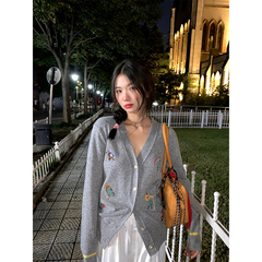 落落狷介 毛衣秋冬女2024新款刺绣毛线衣设计感灰色V领上衣小个子