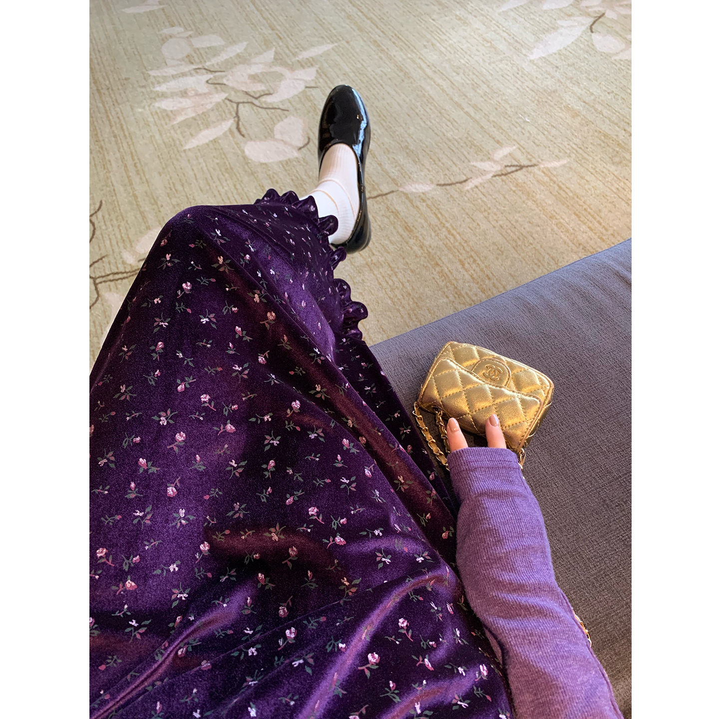 落落狷介紫色丝绒碎花半身裙女