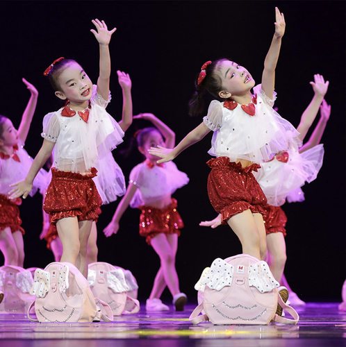 儿童小荷风采小小家务舞蹈服