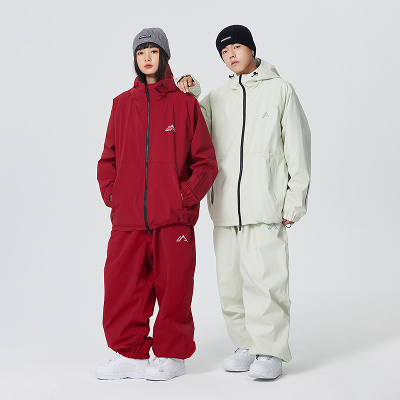长白山万达滑雪服租赁   雪怡派新红色灰色滑雪服套装S/L  非卖品