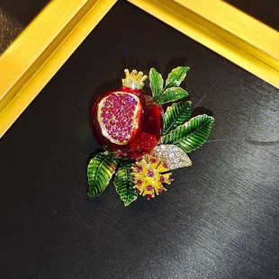 石榴花胸针女高档气质滴油胸花小众高级感防走光别针精致西装配饰