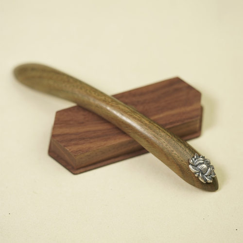 短钗绿檀木反扣簪镀银莲花