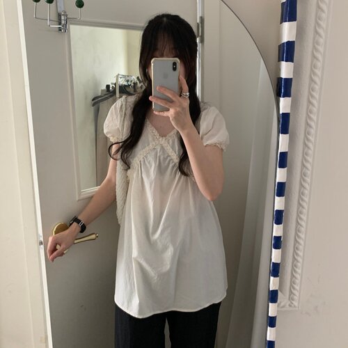 已出货 韩国东大门少女风法式气质交叉蕾丝V领泡泡短袖衬衫上衣女