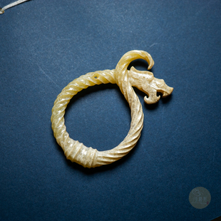 战国和田玉绞丝龙型环小吊坠挂坠籽玉籽料玉石青玉中原古董老玉