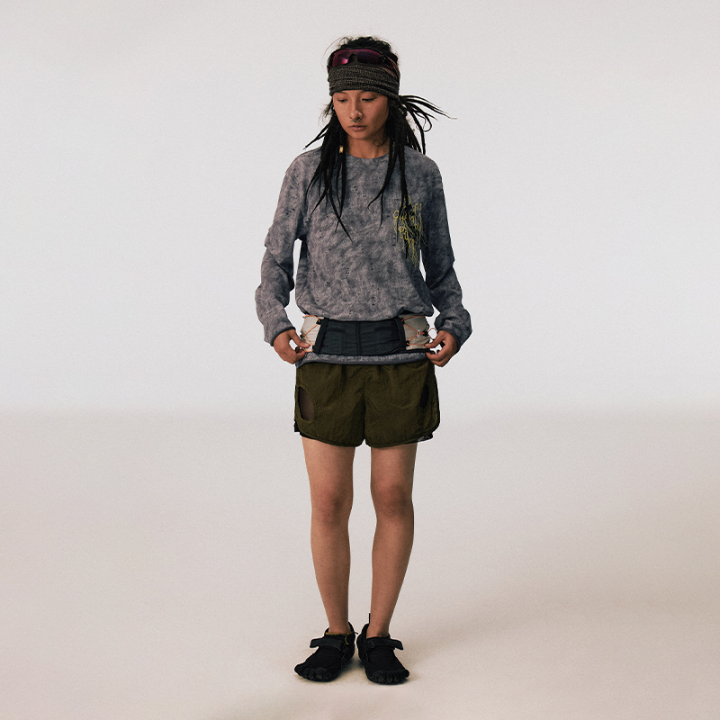 CONP 25AW 泥土灰笔触感长袖logo T恤