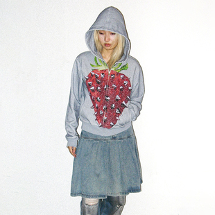 CONP 23AW Punk Strawberries Hoodie 朋克草莓裂纹印花短款卫衣