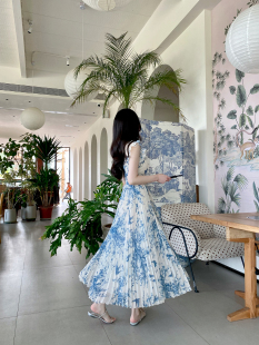 飞鸟系束腰 南法假日 压褶大裙摆连衣裙 在二号店铺了哟 新品