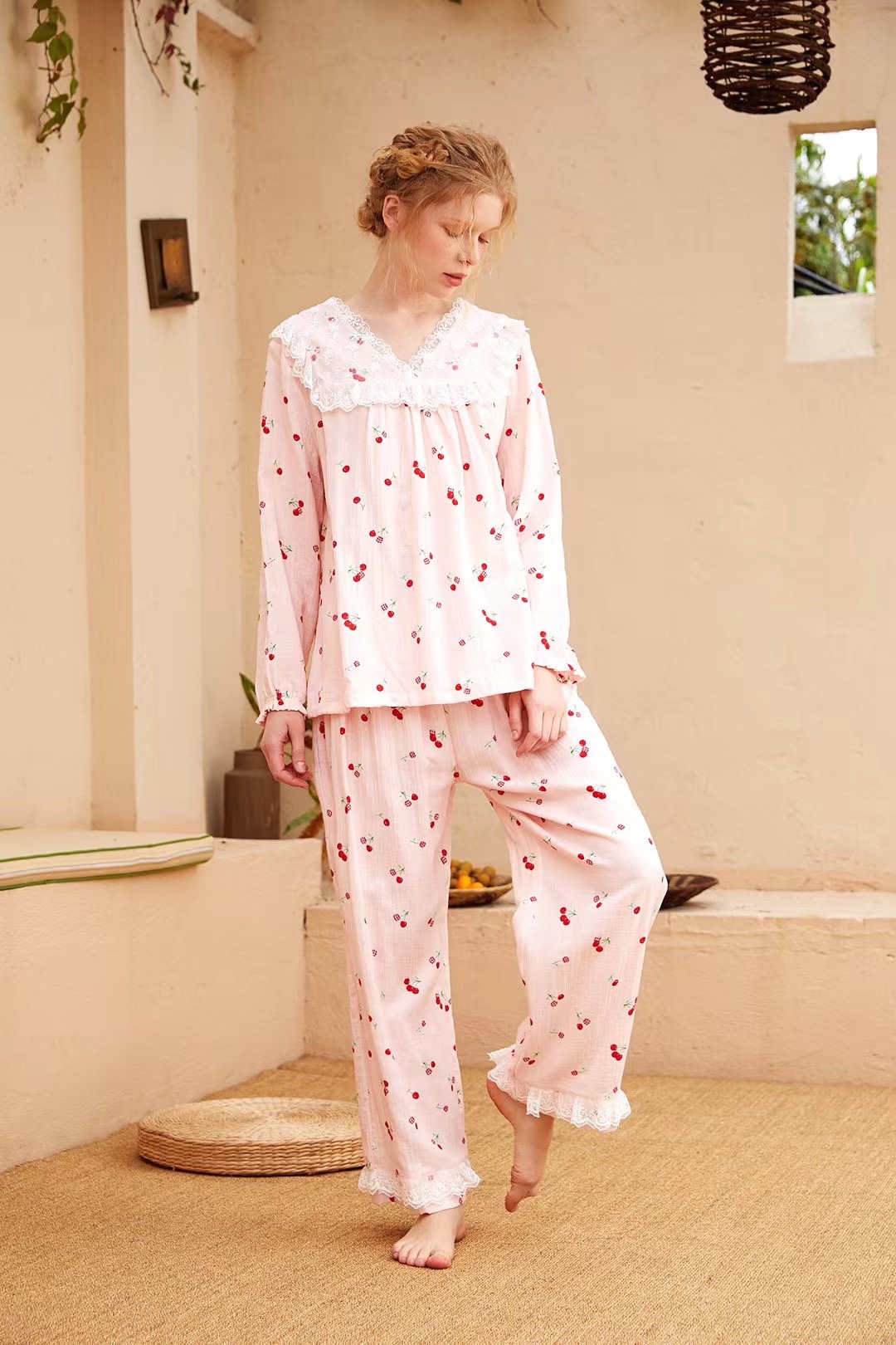 春季柔软舒适婴儿棉纱睡衣小樱桃印花套时尚可爱休闲家居服套装