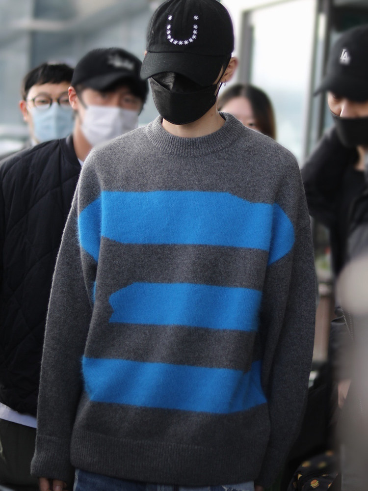 겨울철 남성용 불규칙한 배색 스트라이프 스웨터 청소년용 풀오버와 동일한 스타일 라운드 넥이 있는 남아 및 여아용 캐시미어 스웨터