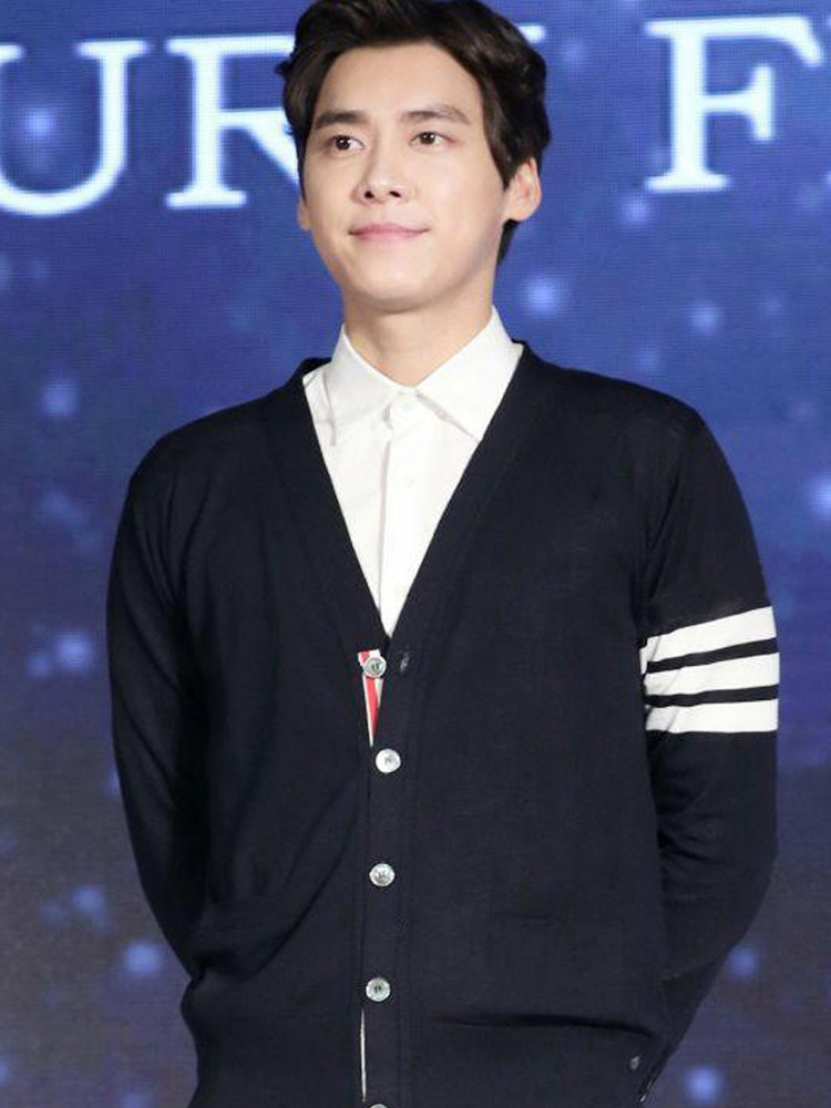 세 줄무늬 재킷 캐시미어 카디건 남자 얇은 2024 새로운 리본 느슨한 따뜻한 니트 카디건 스웨터 남자