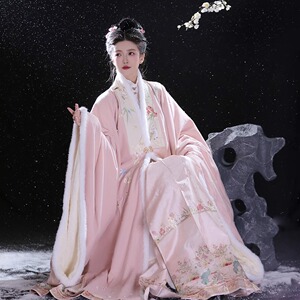 原创明制汉服绣花披风 雪中春信