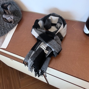 保暖围脖 窄版 气质穿搭博主款 黑白灰色格子纹纯羊毛围巾女秋冬季