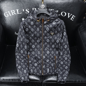 2024年秋冬新款男士韩版连帽款潮男夹克；货号2435 P150 沙发图,男装夹克,钱塘6007(原2006)