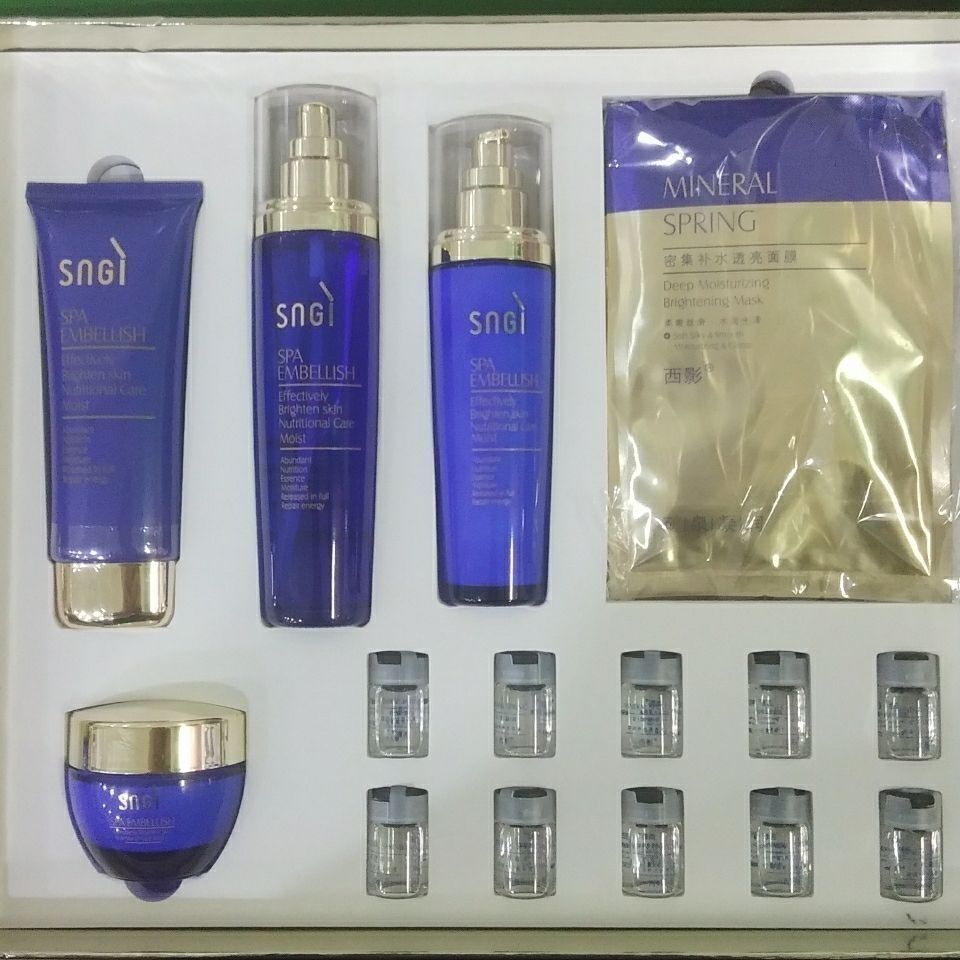 西影奢润补水保湿护肤套盒,苏家爱华实体店专柜发货店铺实景拍摄