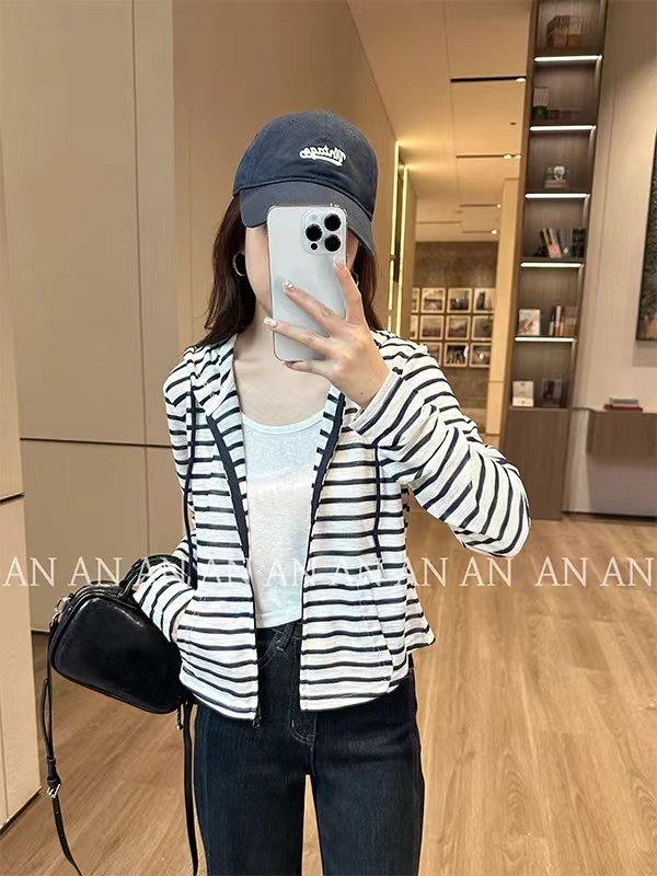 2025春季新款韩版宽松显瘦百搭连帽针织开衫女设计感小众毛衣外套