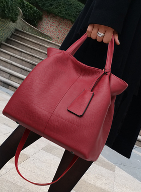 水桶包女2025新款真皮女包酒红色手提包大容量包包单肩斜挎妈妈包