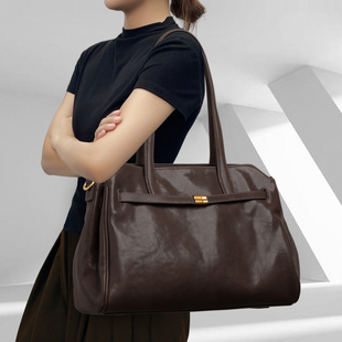 CCAMO包包女款大容量秋冬配大衣的包包轻奢小众高级感真皮单肩包