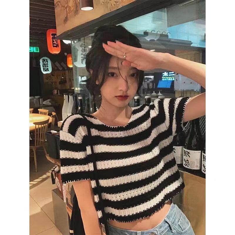 Three dimensional texture of striped milk cover soft waxy knitting short tee