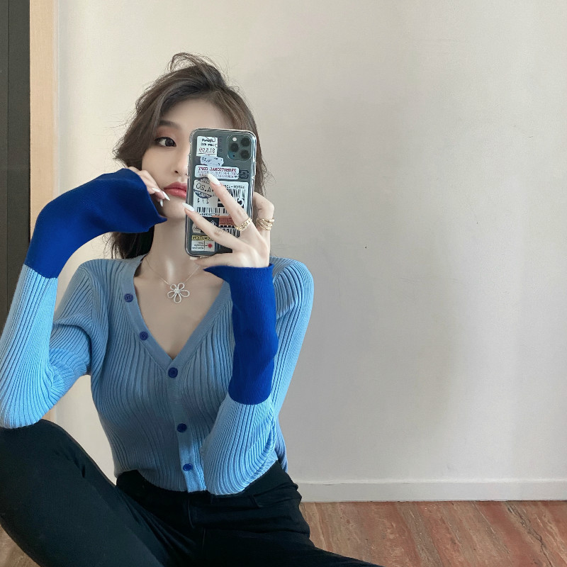 A sense of design: 2021 spring new type t-shirt female V-Neck long sleeve top with foreign style and base coat and thin sweater